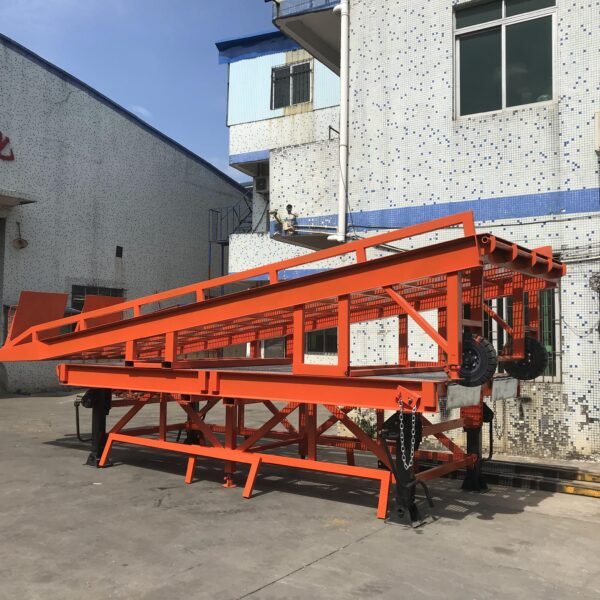 Hanmoke mobile yard ramp in warehouse loading dock application