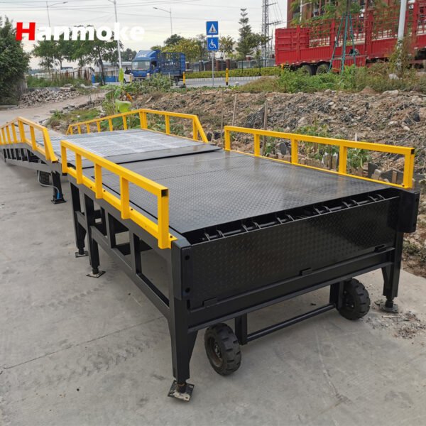 Dock Ramp Platform with Integrated Leveler (2) Dock Ramp Platform with Integrated Leveler (1)