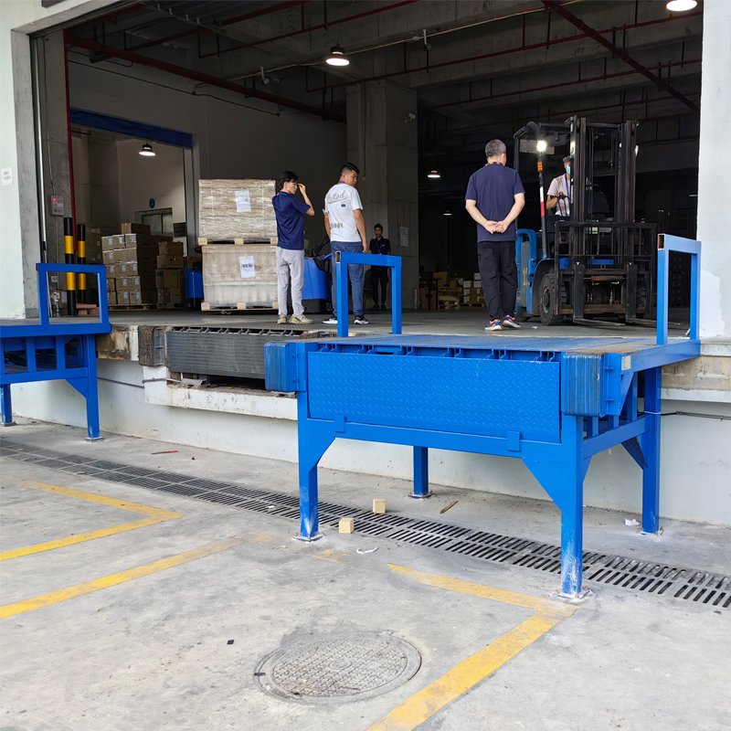 Exterior Dock Leveler