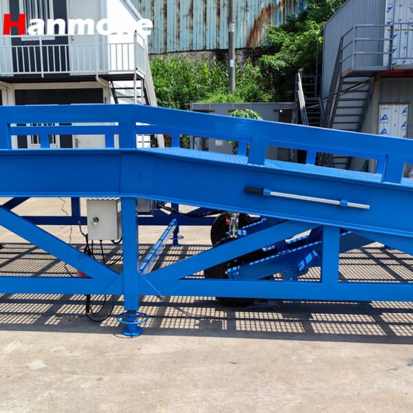 Heavy-Duty Electro-Hydraulic Mobile Yard Ramp
