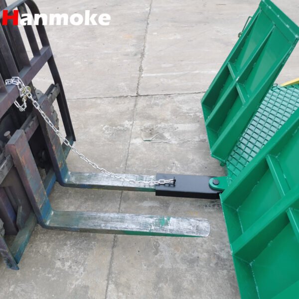Hydraulic 2-Part Folding Loading Ramps