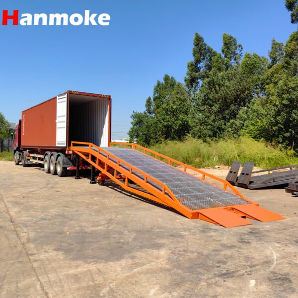 Standard Hydraulic Mobile Yard Ramp
